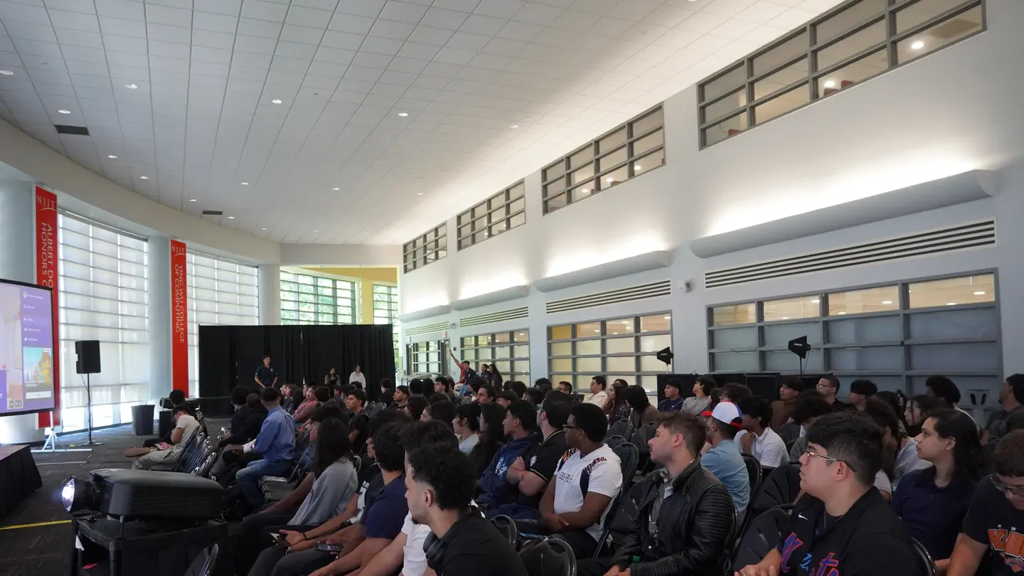 Students at a SHPE NJIT info session